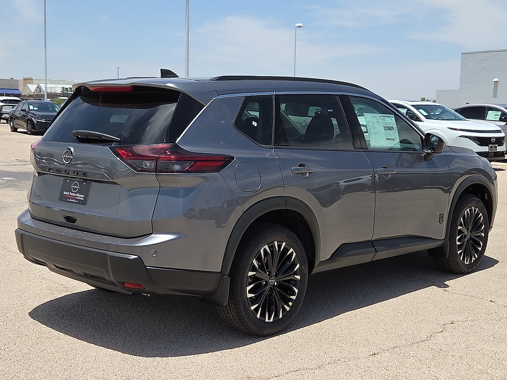 New 2026 Nissan Rogue Dark Armor Front-Wheel Drive 2026.5