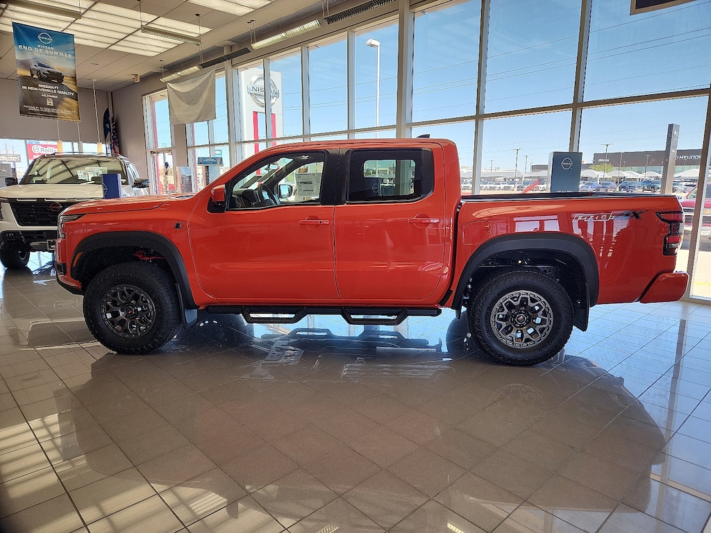 New 2026 Nissan Frontier PRO-4X w/R Package 4x4 Crew Cab 5 ft. box 126 in.