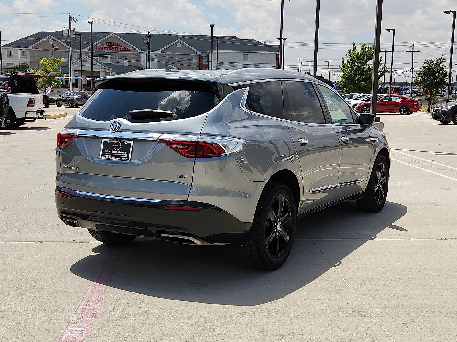 2023 Buick Enclave Essence photo 4