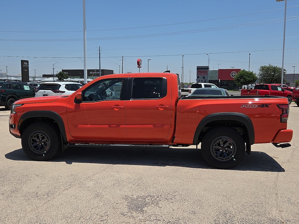 New 2026 Nissan Frontier PRO-4X 4x4 Crew Cab 6 ft. box 139.8 in. WB