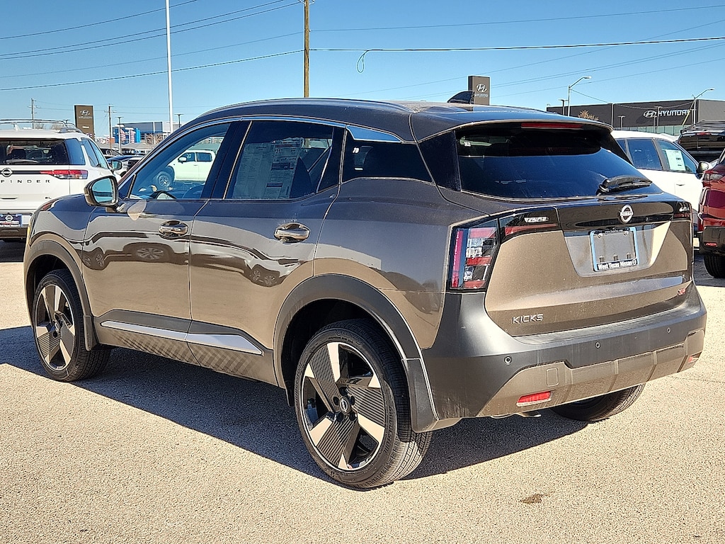 New 2026 Nissan Kicks SR Front-Wheel Drive