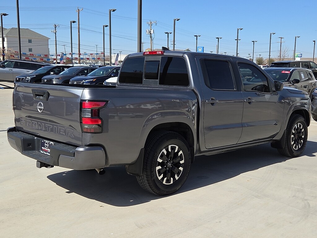 Used 2022 Nissan Frontier SV (A9) 4x2 Crew Cab 5 ft. box 126 in. WB