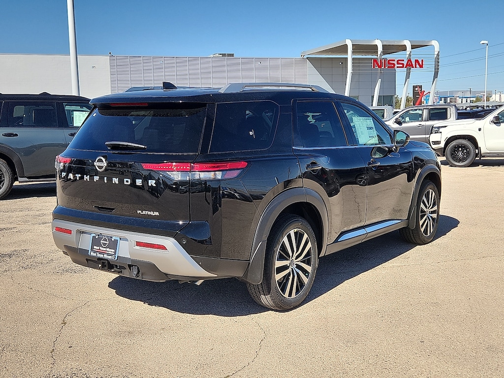 New 2025 Nissan Pathfinder Platinum Front-Wheel Drive