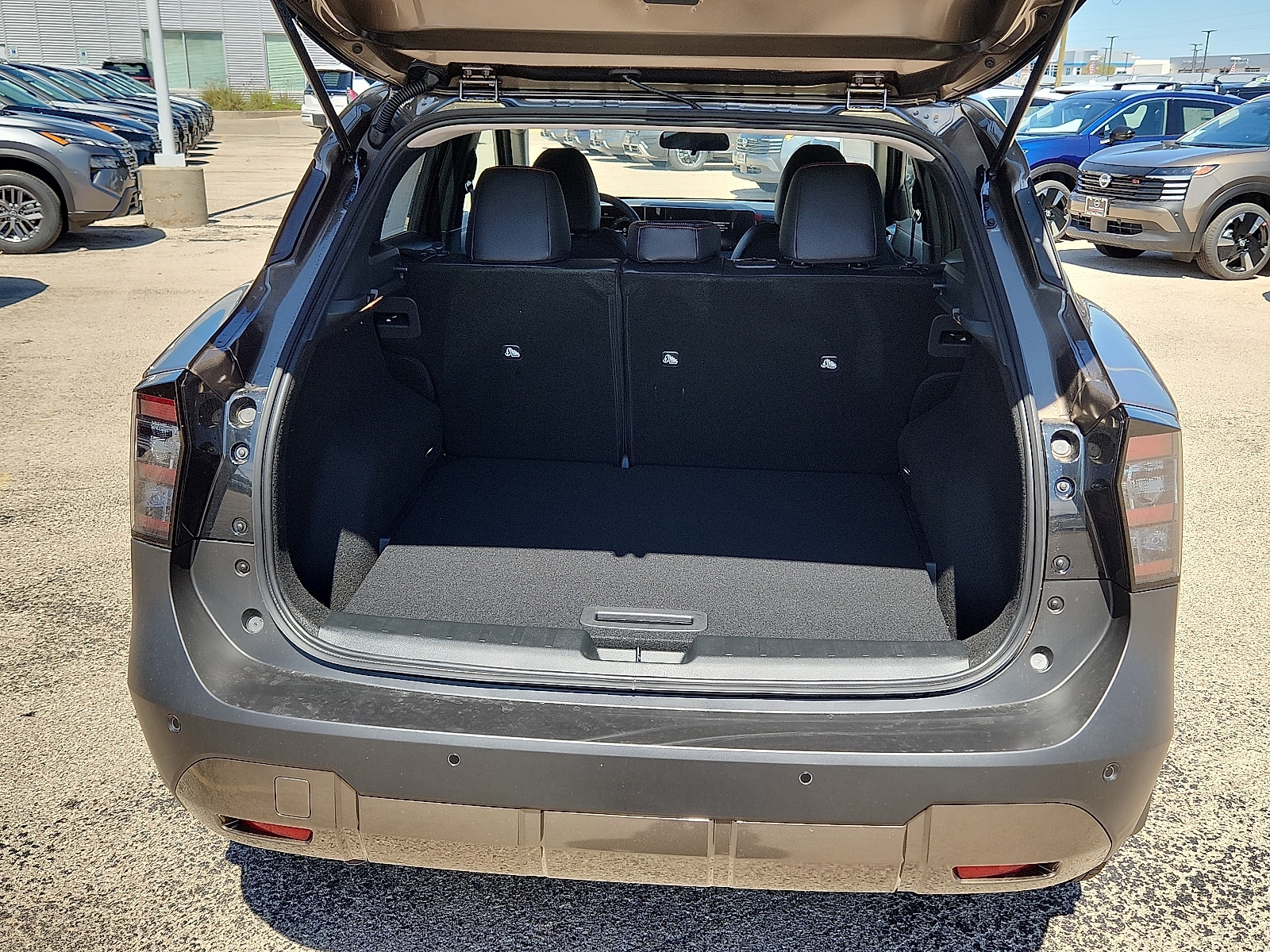 2026 Nissan KICKS SR - Photo 9