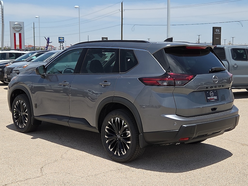 New 2026 Nissan Rogue Dark Armor Front-Wheel Drive 2026.5