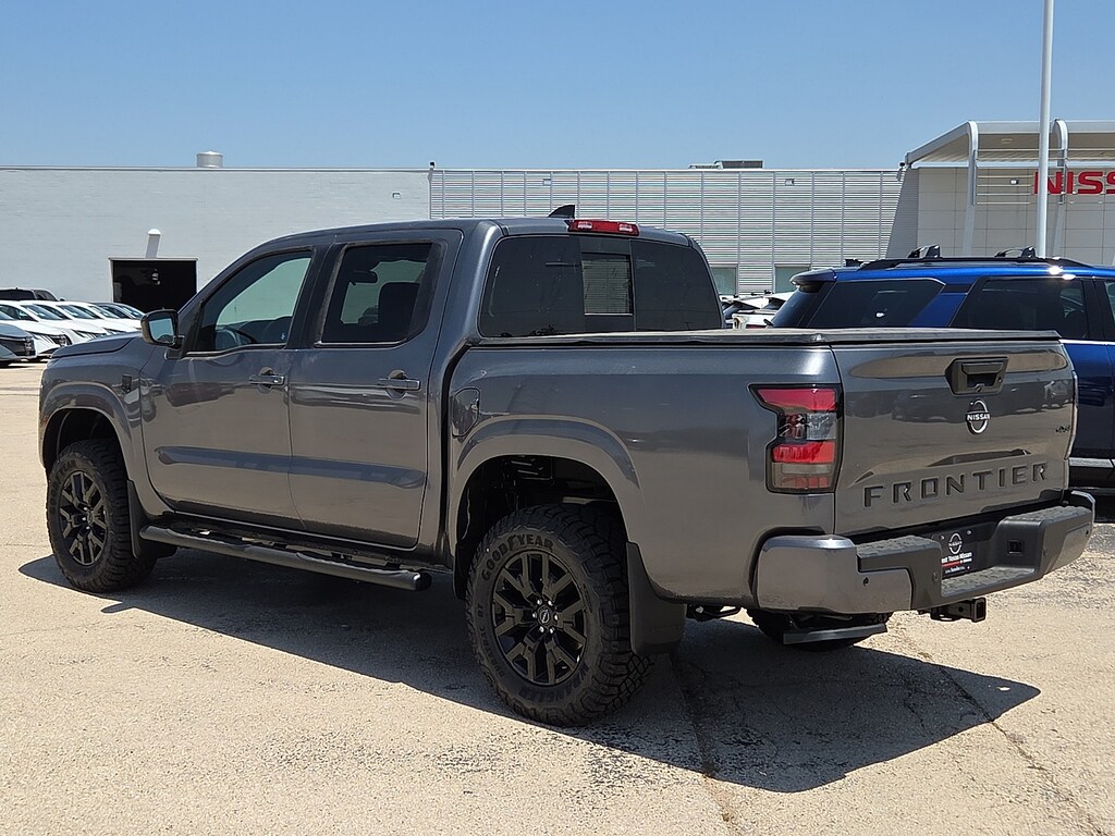 New 2026 Nissan Frontier SV 4x4 Crew Cab 5 ft. box 126 in. WB