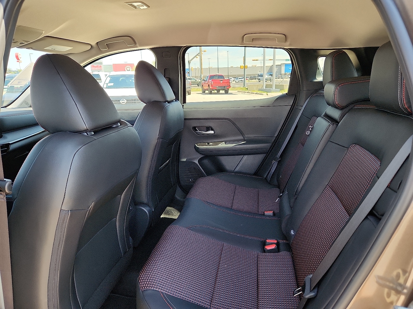 2026 Nissan KICKS SR - Photo 11