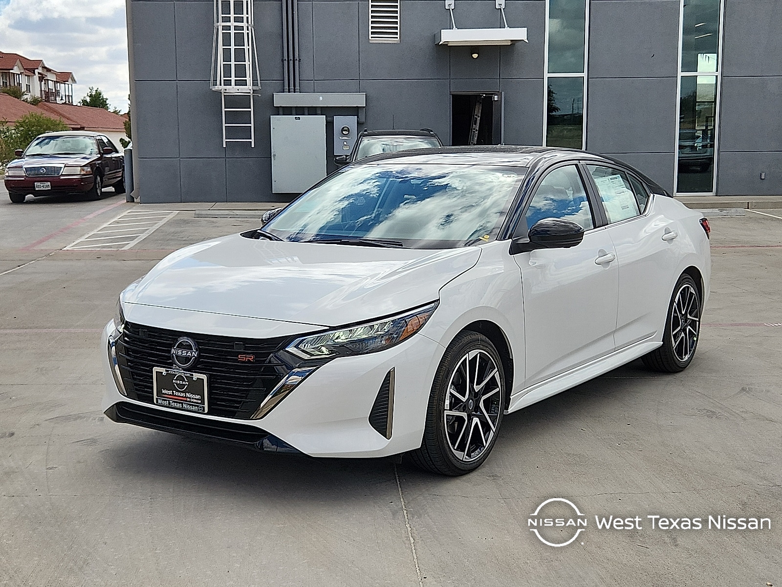 2025 Nissan Sentra SR's photo