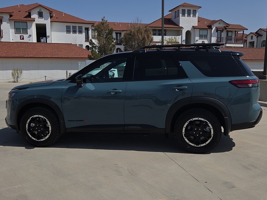 New 2026 Nissan Pathfinder SV 4x4