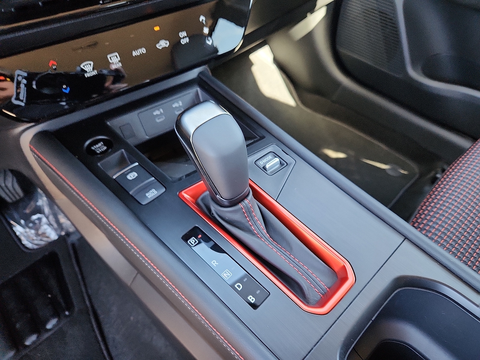 2026 Nissan KICKS SR - Photo 17