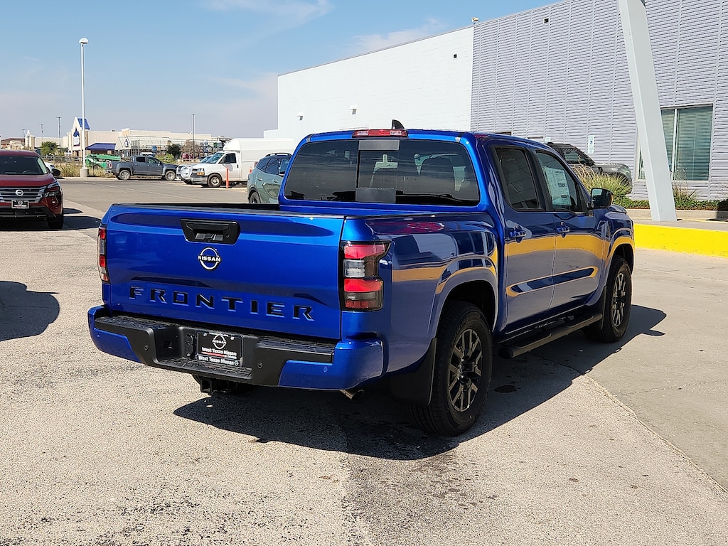 New 2026 Nissan Frontier SV 4x2 Crew Cab 5 ft. box 126 in. WB