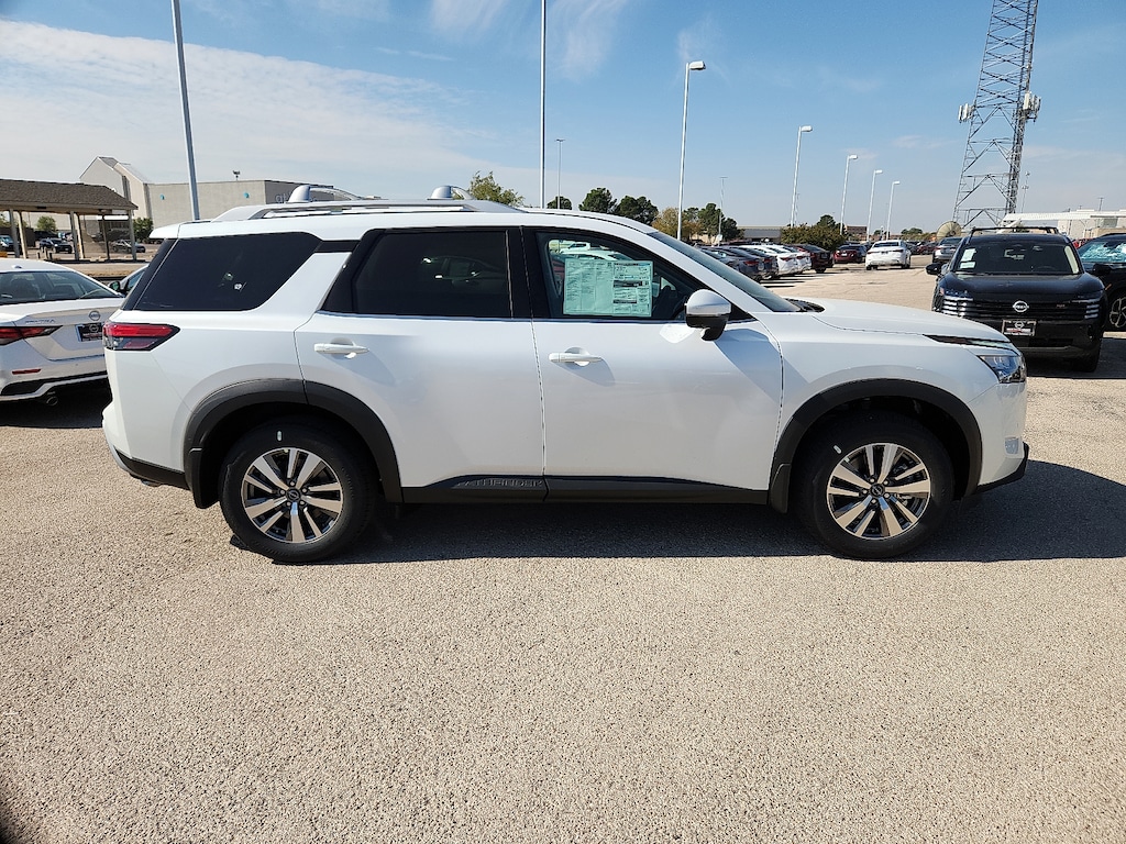 New 2025 Nissan Pathfinder SL Front-Wheel Drive