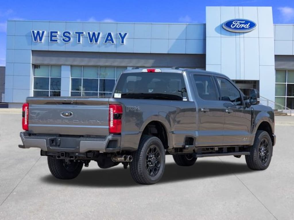 New 2026 Ford F-350 XLT Truck Crew Cab