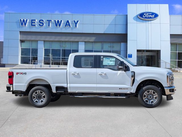 2026 Ford F-250 Lariat photo 2