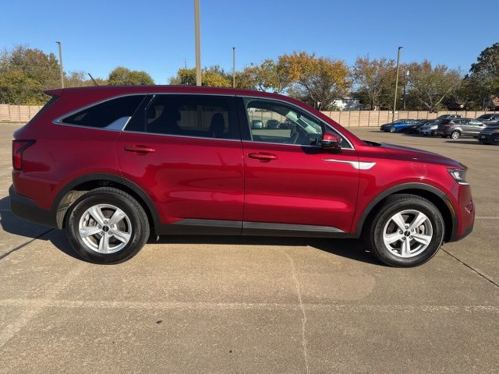 Used 2023 Kia Sorento LX SUV