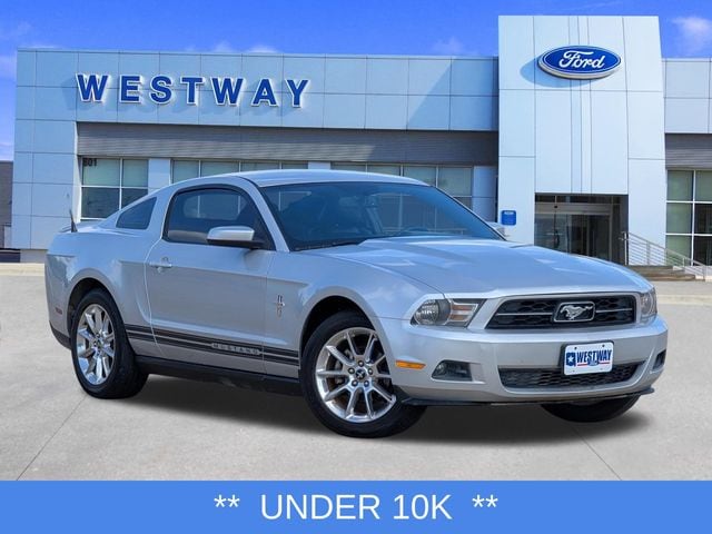 2010 Ford Mustang V6 Premium's photo