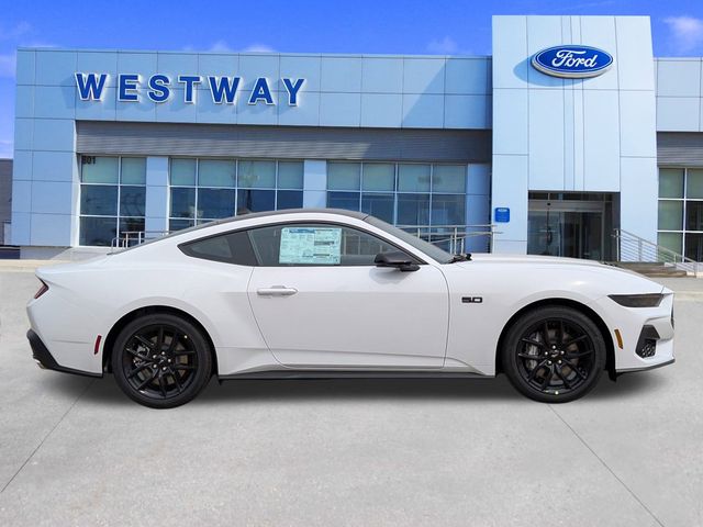2025 Ford Mustang GT photo 2