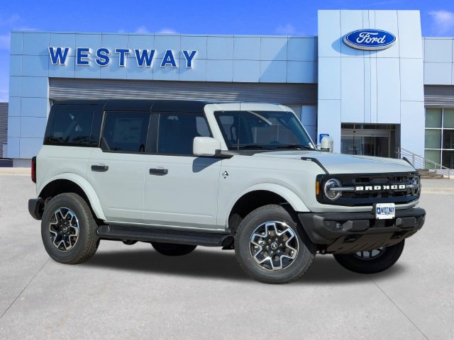 2026 Ford Bronco Outer Banks SUV