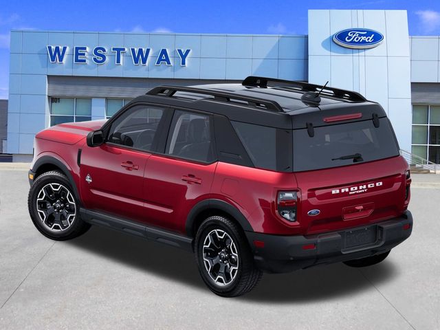 2025 Ford Bronco Sport Outer Banks photo 2