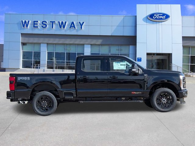 2025 Ford F-250 Lariat photo 2