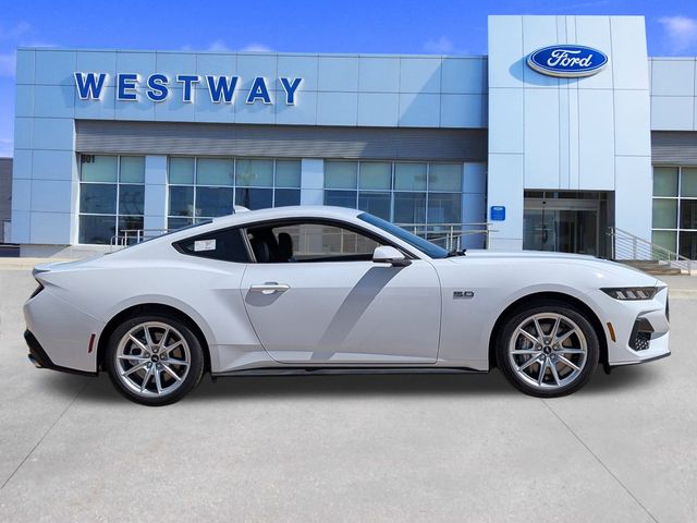 2025 Ford Mustang GT Premium photo 2
