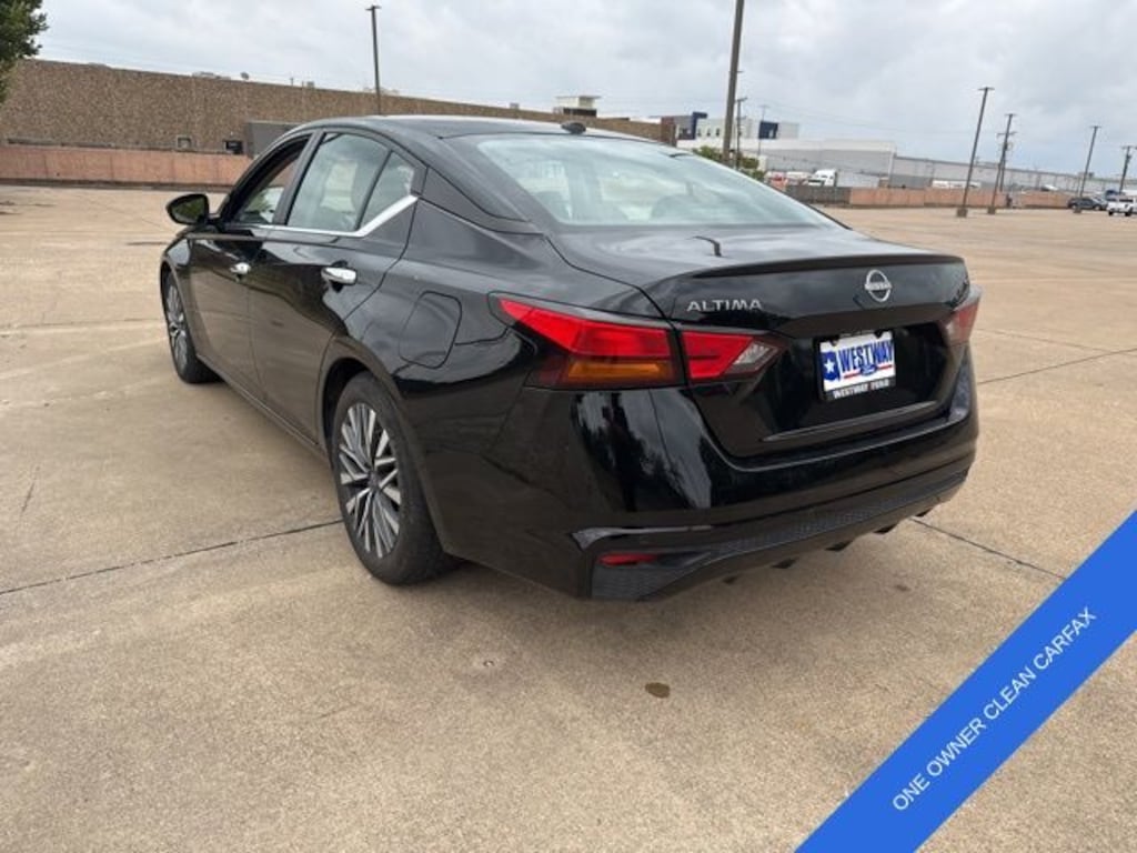 Used 2024 Nissan Altima 2.5 SV Sedan