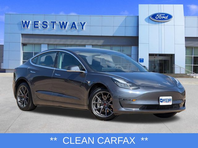 2019 Tesla Model 3 Rear-Wheel Drive Mid Range's photo