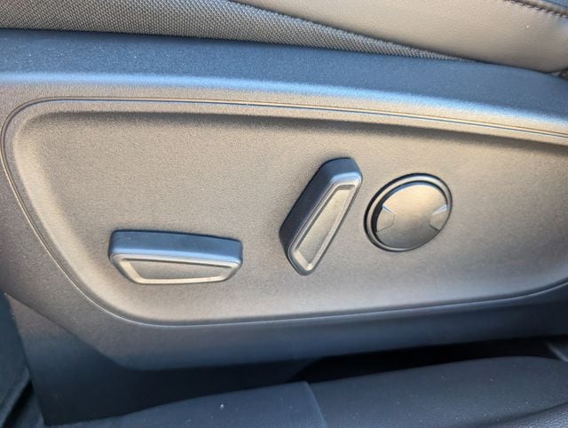 2026 Ford Escape ST-Line - Photo 23