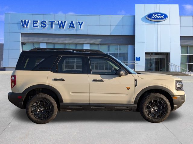 2025 Ford Bronco Sport Badlands photo 2