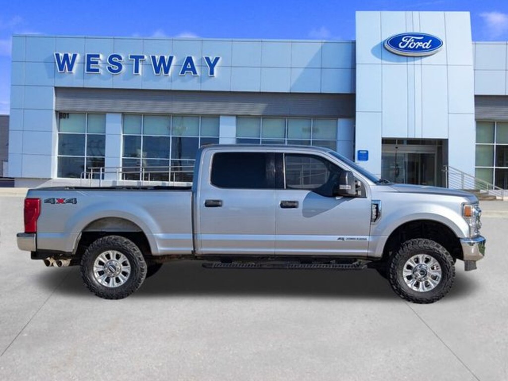 Used 2022 Ford F-250 XLT Truck Crew Cab
