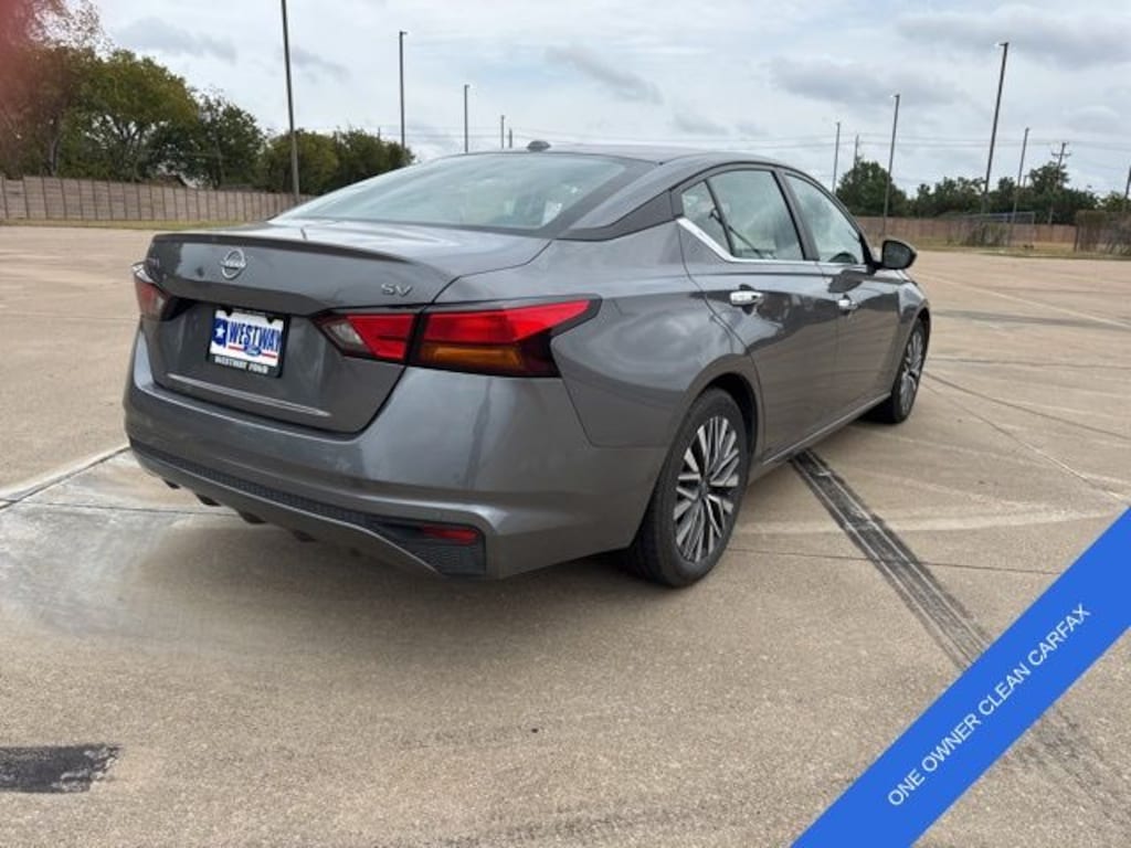 Used 2024 Nissan Altima 2.5 SV Sedan