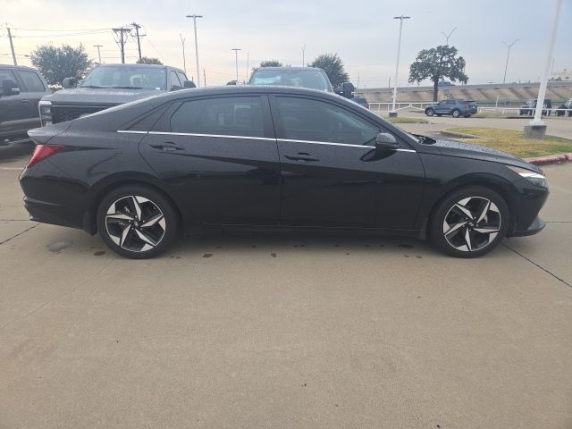 2023 Hyundai Elantra Limited photo 3