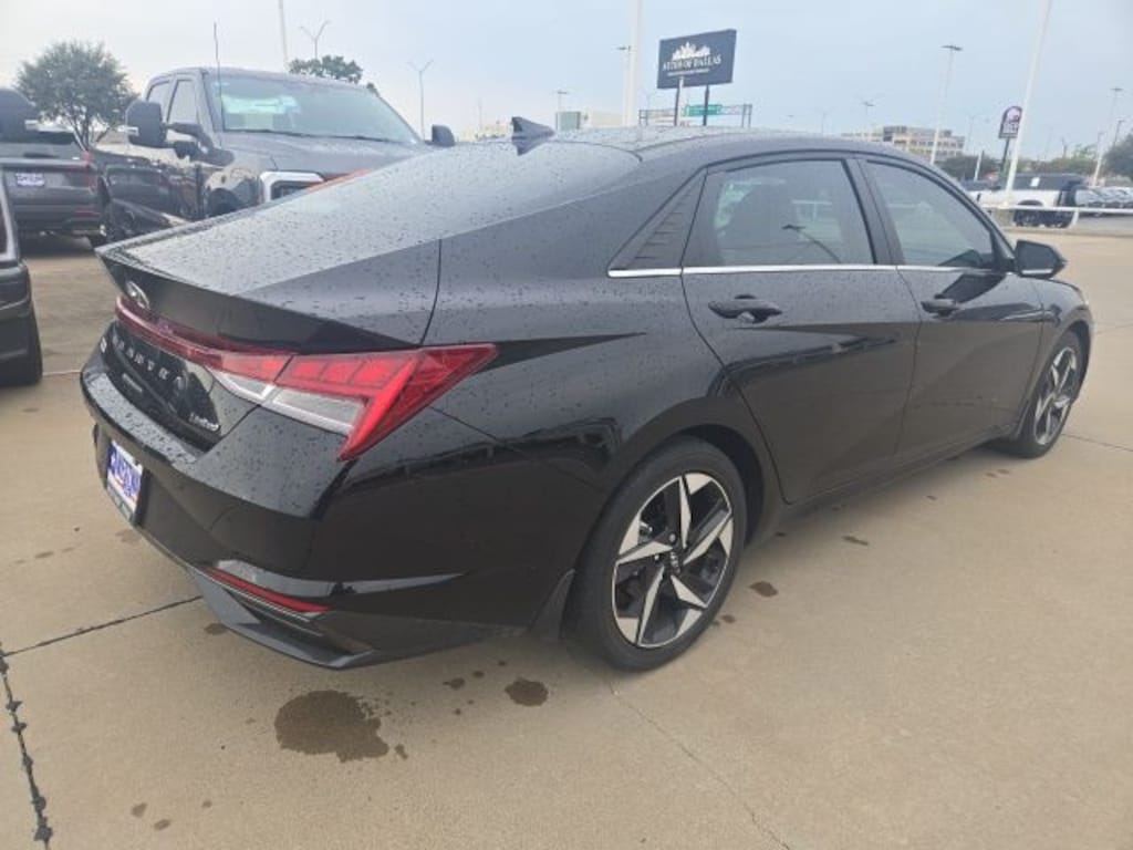 Used 2023 Hyundai Elantra Limited Sedan