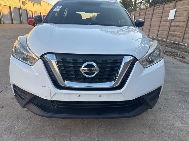 2019 Nissan Kicks S photo 4