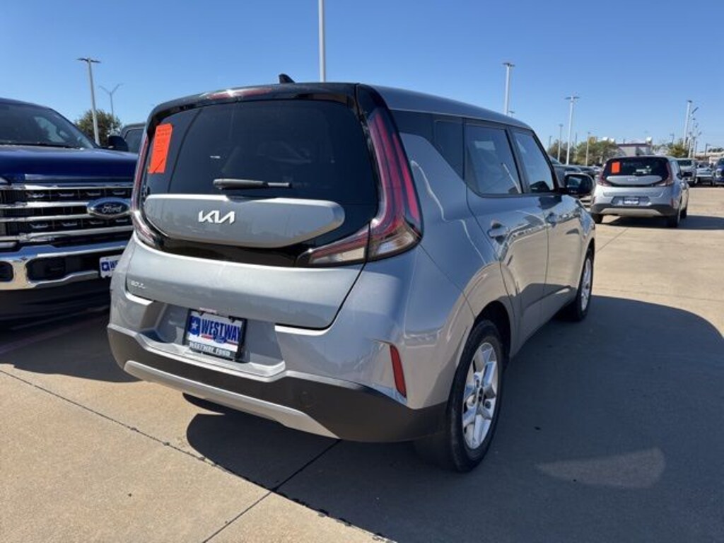 Used 2024 Kia Soul LX Hatchback