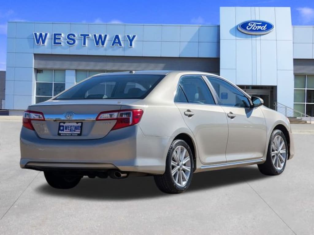 Used 2013 Toyota Camry XLE Sedan
