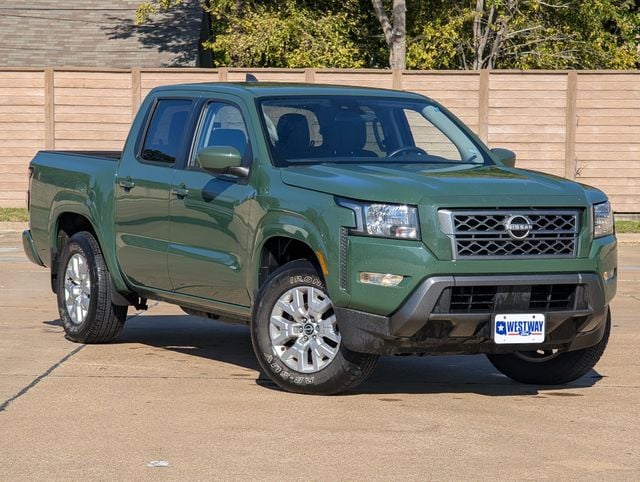2022 Nissan Frontier SV's photo