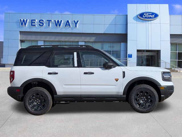2025 Ford Bronco Sport Badlands photo 2