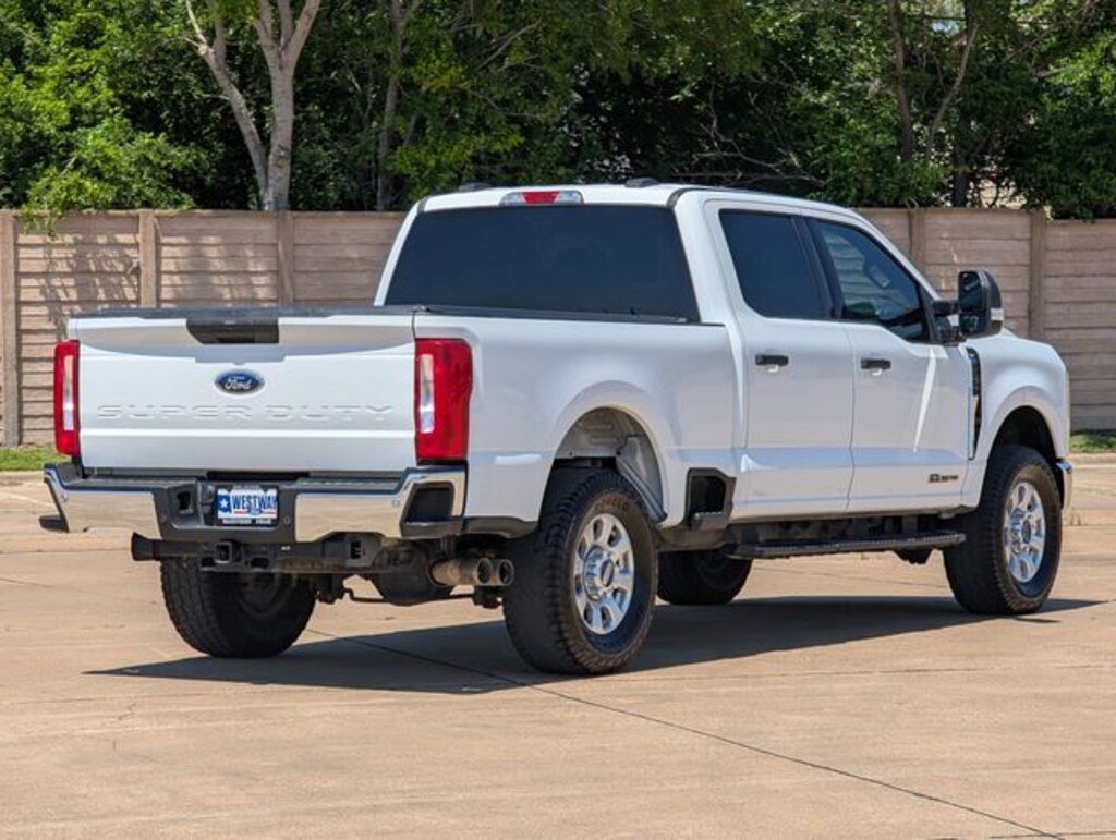 Used 2023 Ford F-250 XLT Truck Crew Cab