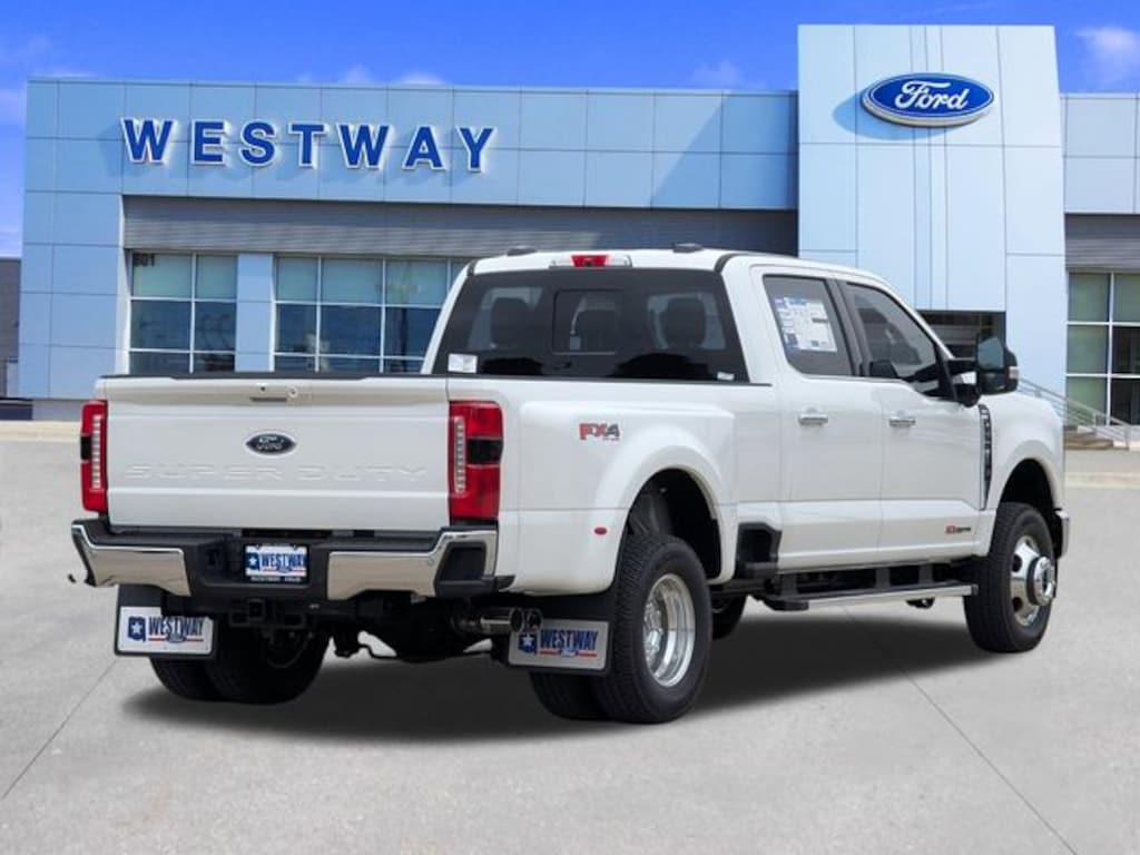 New 2026 Ford F-350 Lariat Truck Crew Cab