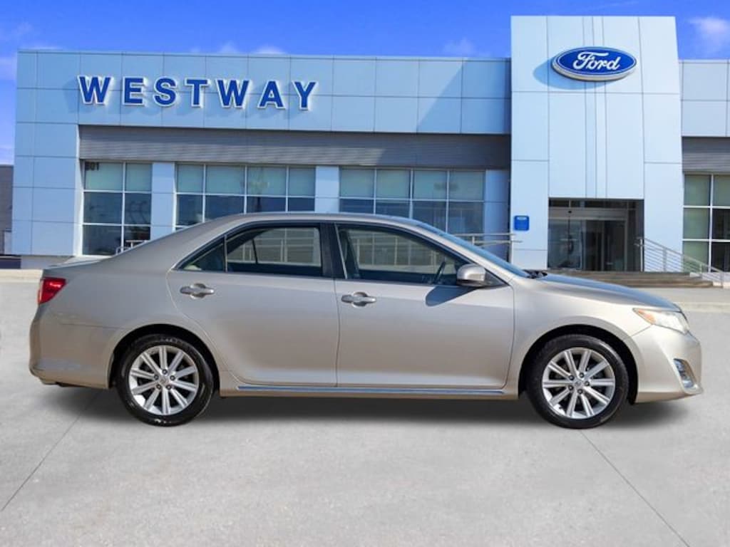 Used 2013 Toyota Camry XLE Sedan