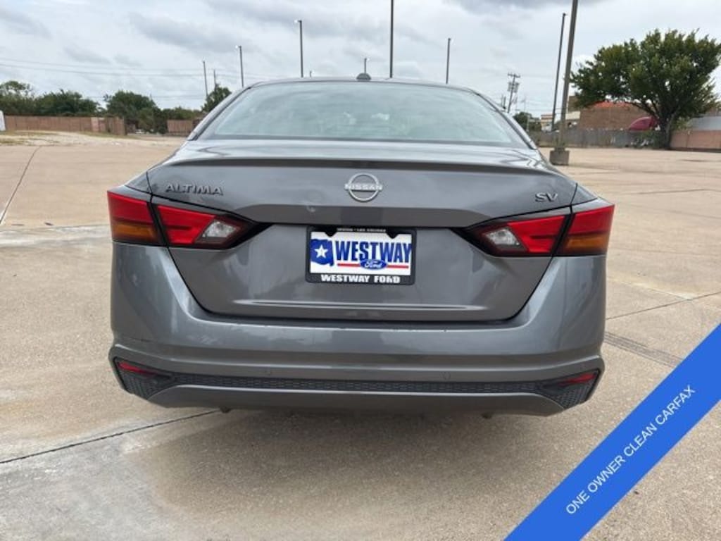 Used 2024 Nissan Altima 2.5 SV Sedan
