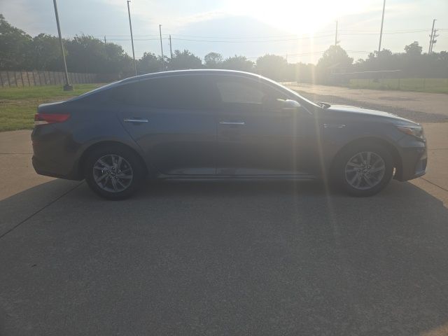 2020 Kia Optima LX photo 3
