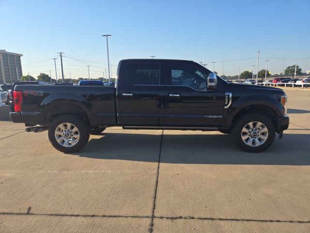 2018 Ford F-250 Platinum photo 2