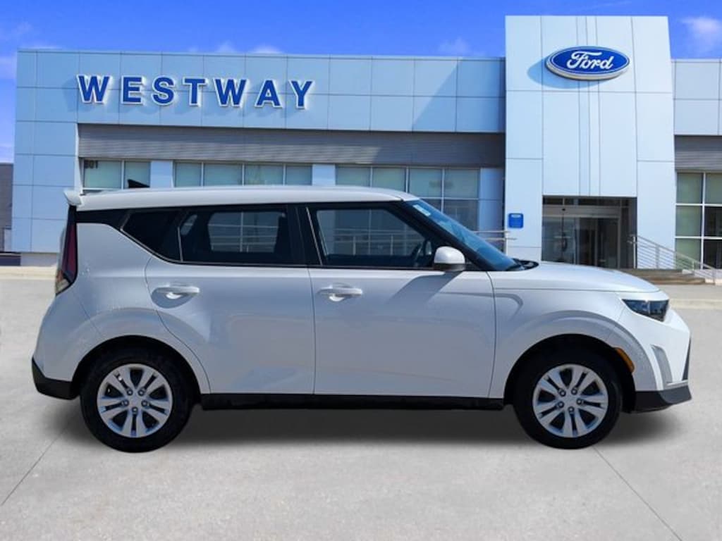 Used 2024 Kia