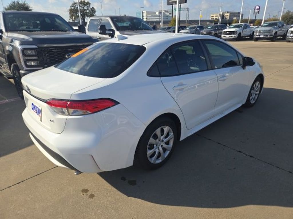 Used 2020 Toyota Corolla LE Sedan