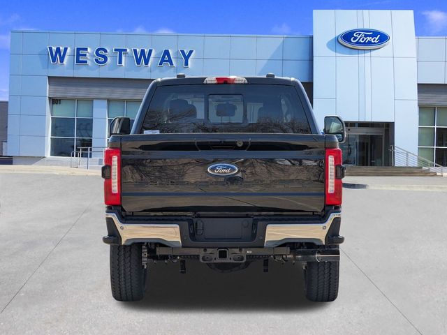 2025 Ford F-250 Lariat photo 3