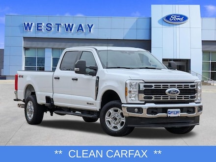 2025 Ford F-350 XLT Truck Crew Cab