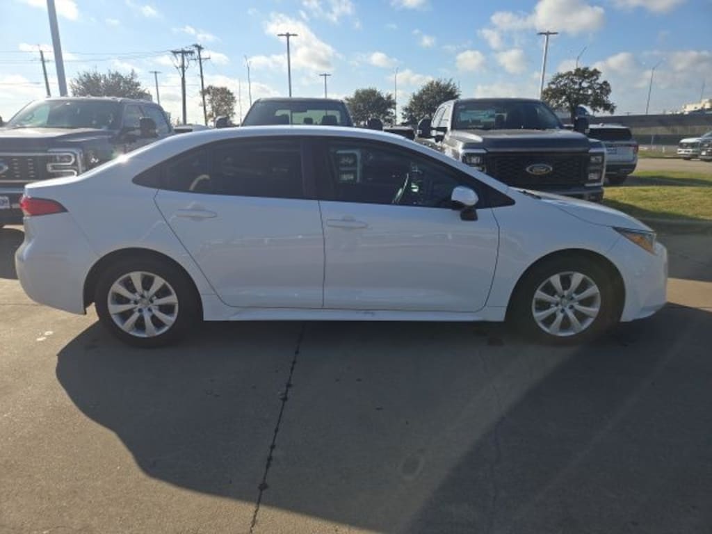Used 2020 Toyota Corolla LE Sedan