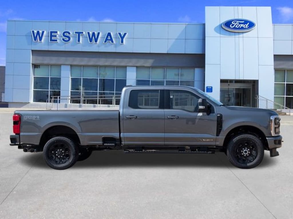 New 2026 Ford F-350 XLT Truck Crew Cab